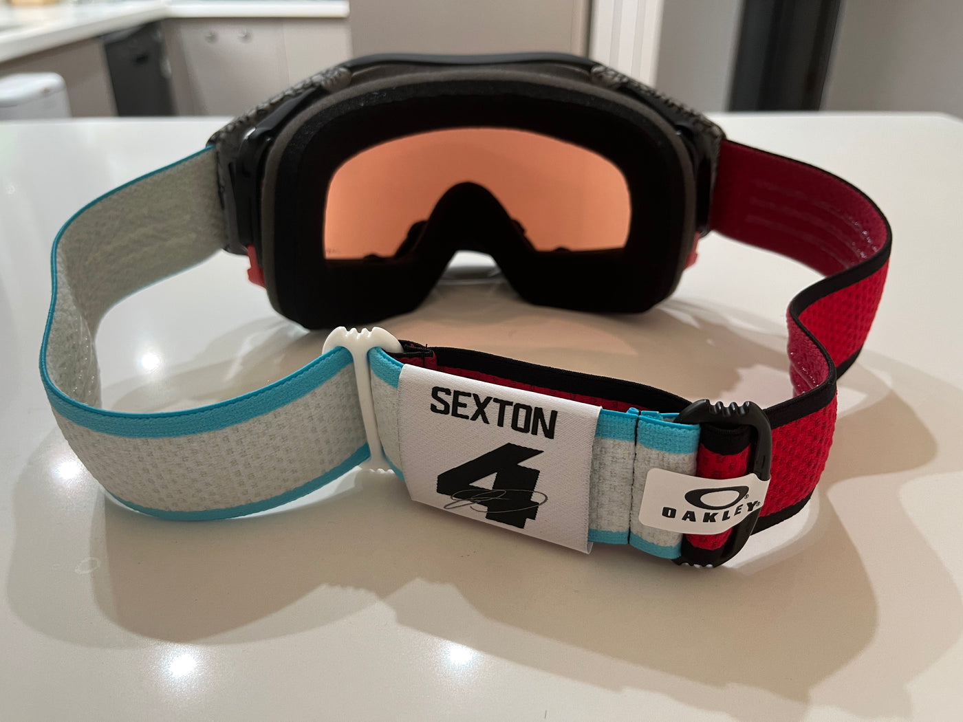 Goggle Tag